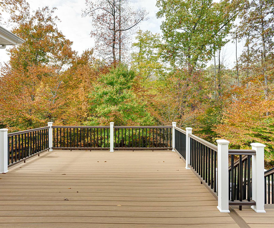 At-Fence-Masters-Pro,-we-know-that-there’s-nothing-like-a-strong-fence-or-a-beautiful-deck